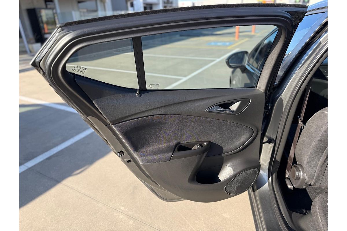 2018 Holden Astra R BK