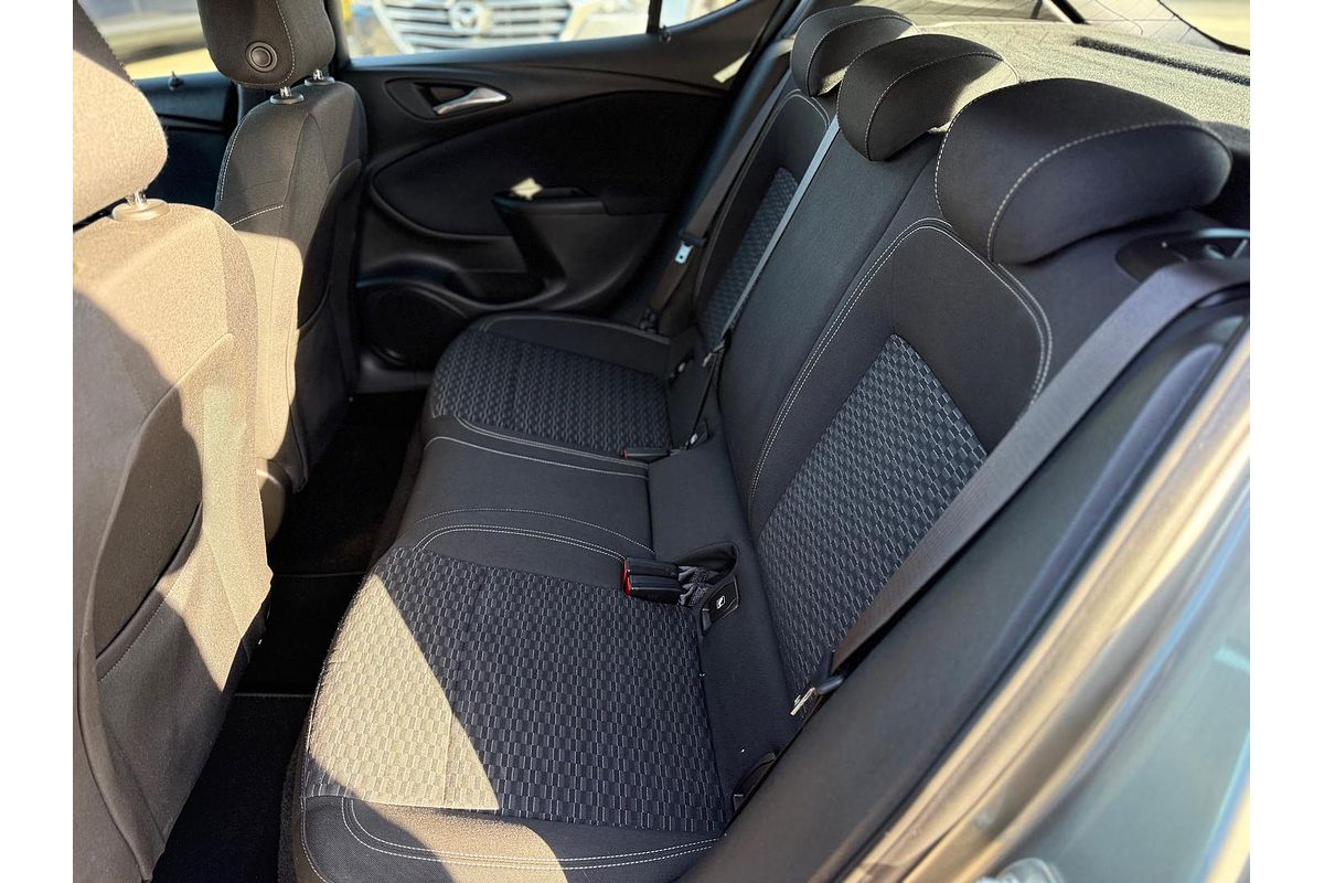 2018 Holden Astra R BK