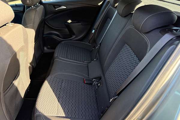2018 Holden Astra R BK