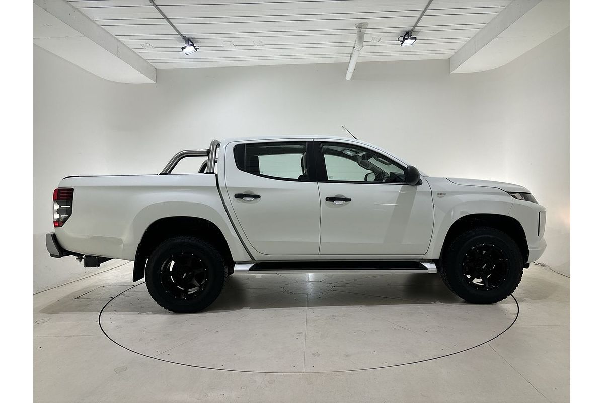 2018 Mitsubishi Triton GLX MR 4X4