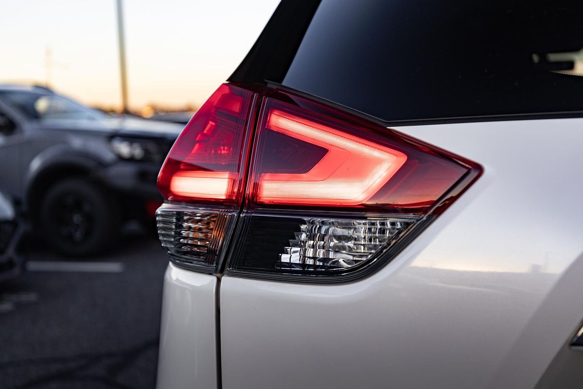 2017 Nissan X-TRAIL ST-L T32 Series II