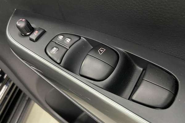 2025 Nissan Navara ST-X D23 4X4