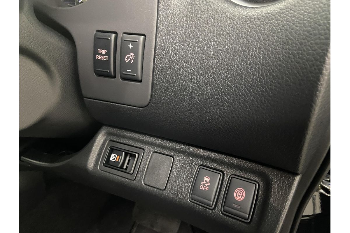 2025 Nissan Navara ST-X D23 4X4