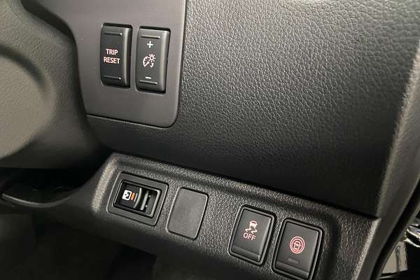 2025 Nissan Navara ST-X D23 4X4