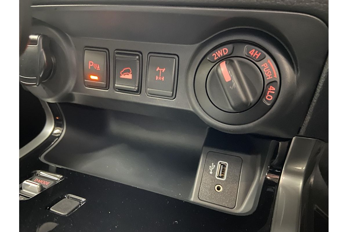 2025 Nissan Navara ST-X D23 4X4