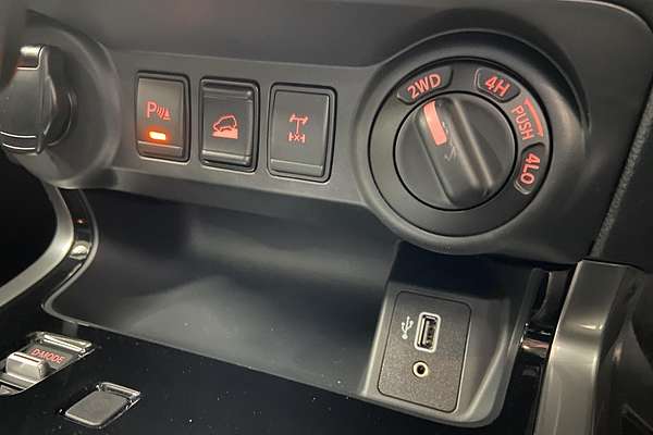 2025 Nissan Navara ST-X D23 4X4