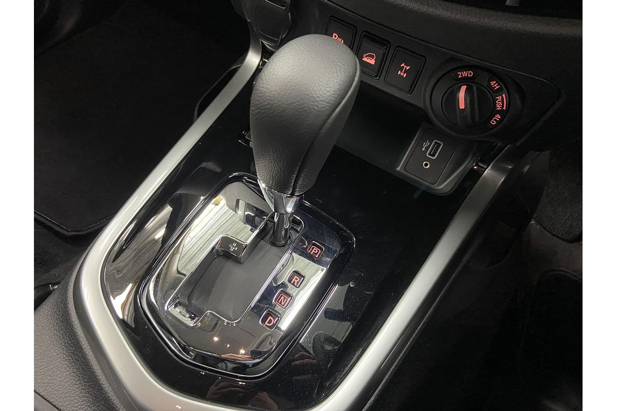 2025 Nissan Navara ST-X D23 4X4