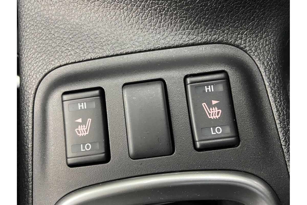 2025 Nissan Navara ST-X D23 4X4