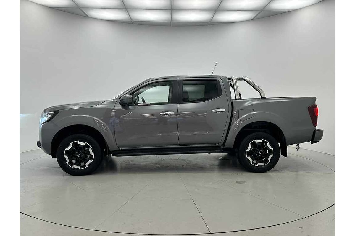 Nissan NAVARA 4X4 2.3 DSL AUTO DC ST-X LN