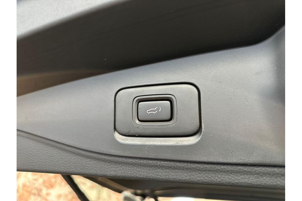 2024 Isuzu MU-X LS-U