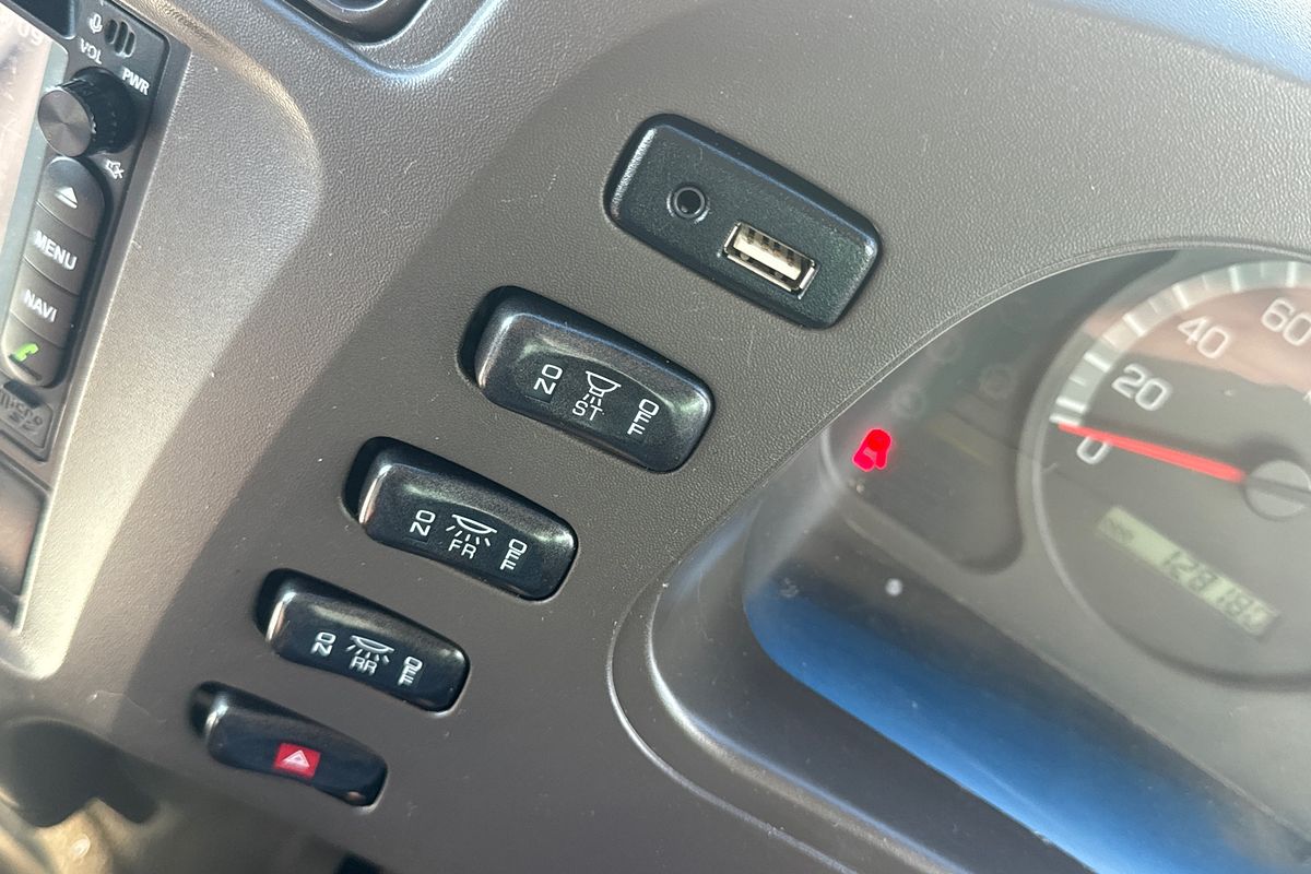 2016 Mitsubishi ROSA BUS DELUXE BE600