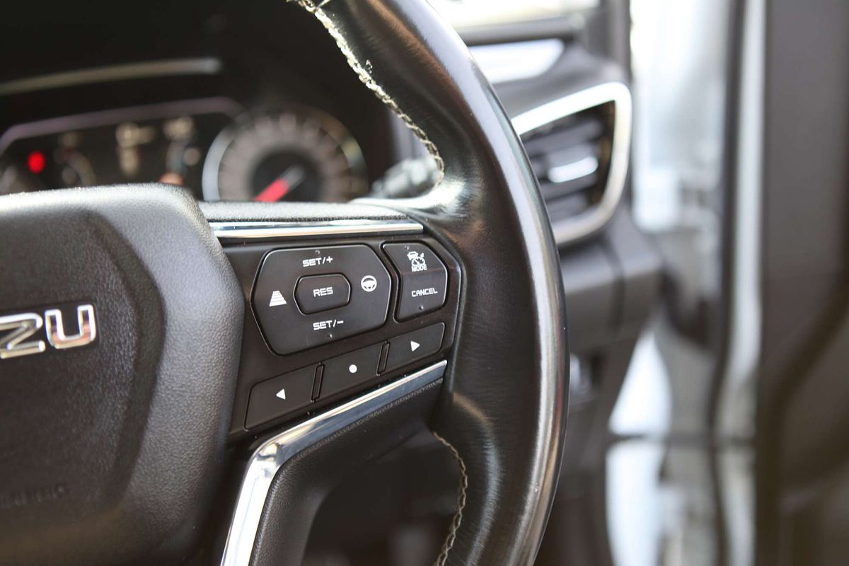 2021 Isuzu MU-X LS-T