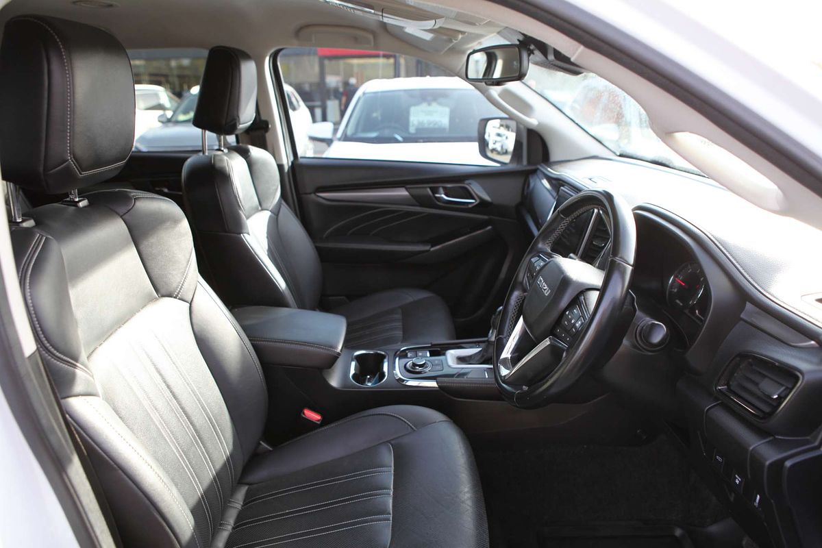 2021 Isuzu MU-X LS-T