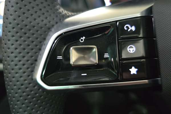 2025 MG ZS Essence ZS32