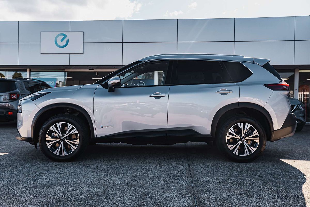 2025 Nissan X-TRAIL ST-L e-POWER T33