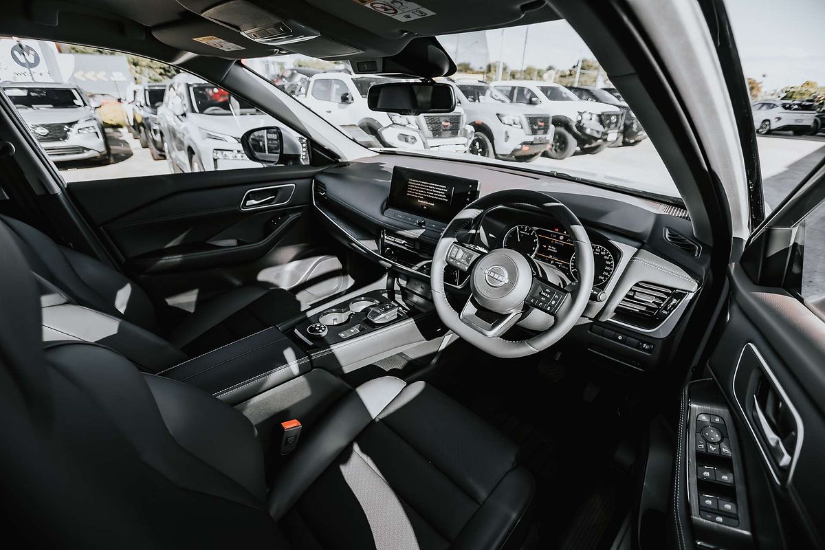 2025 Nissan X-TRAIL ST-L e-POWER T33