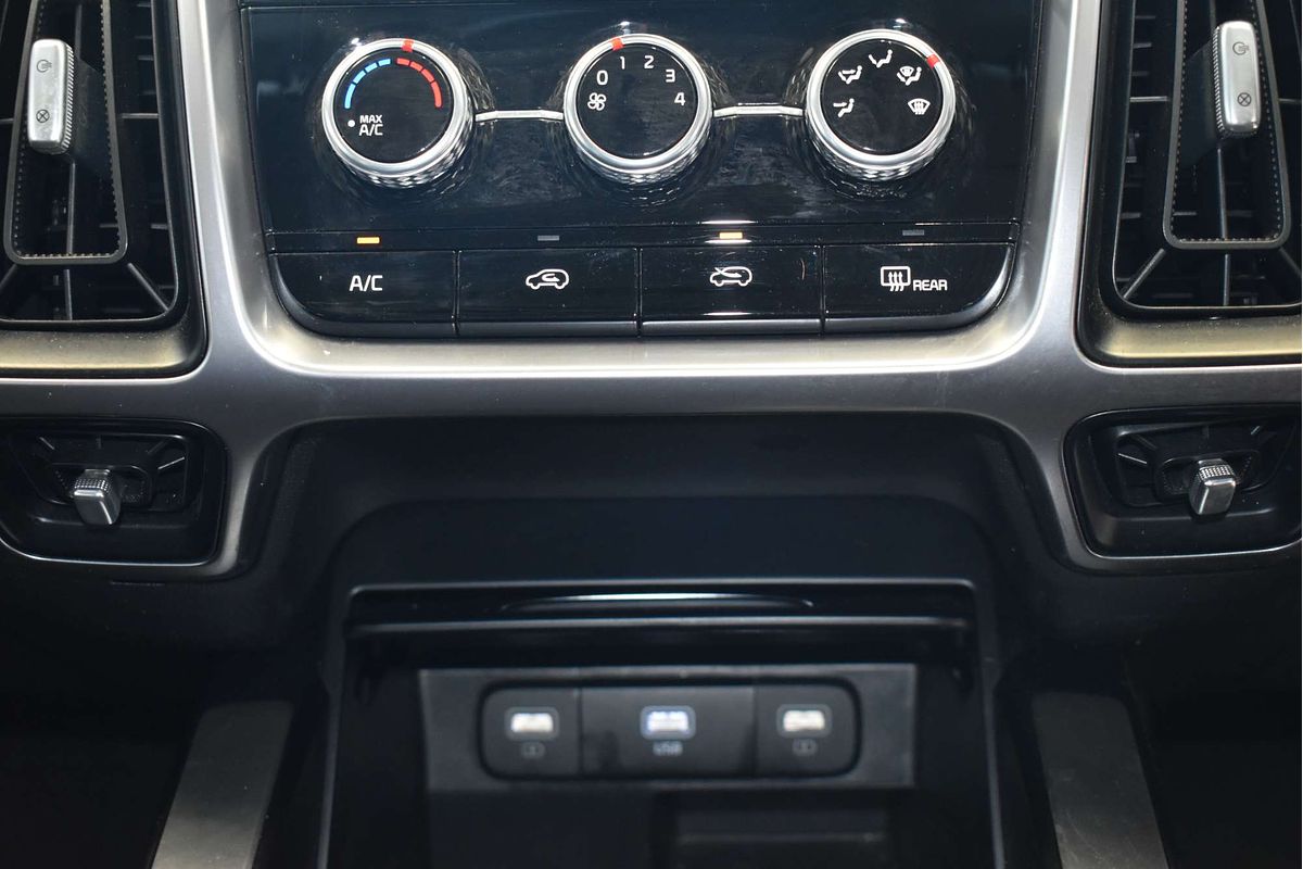 2022 Kia Sorento S MQ4