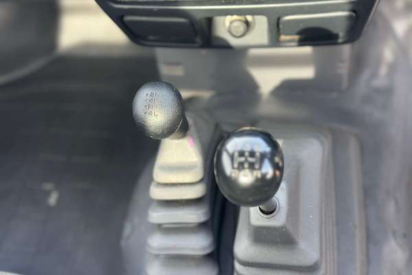 2008 Nissan Navara DX D22 2WD