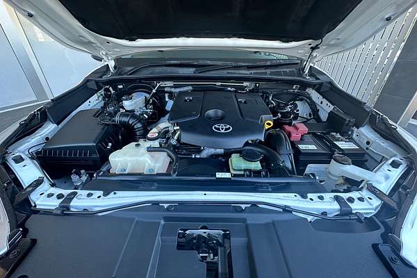 2019 Toyota Hilux SR5 GUN126R