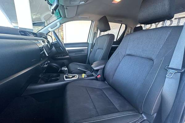 2019 Toyota Hilux SR5 GUN126R