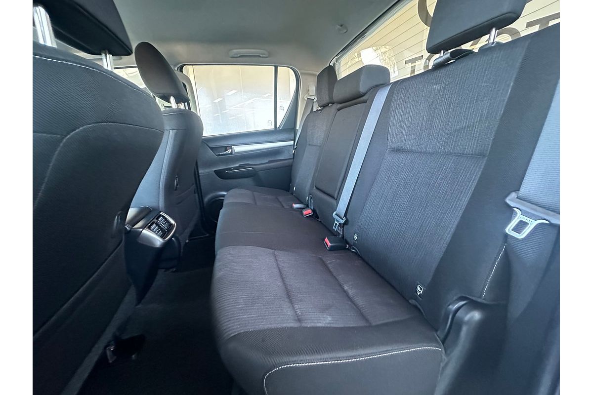 2019 Toyota Hilux SR5 GUN126R
