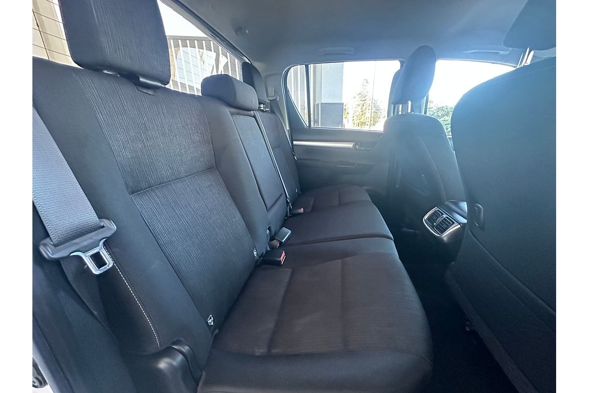 2019 Toyota Hilux SR5 GUN126R