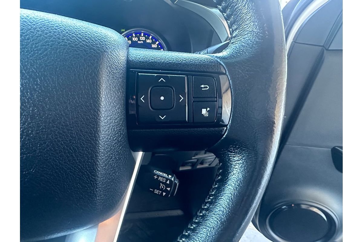2019 Toyota Hilux SR5 GUN126R