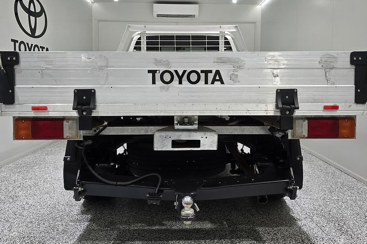2022 Toyota Hilux Hilux 4x2 Workmate 2.7L Petrol Manual Single Cab C/C TGN121R Rear Wheel Drive