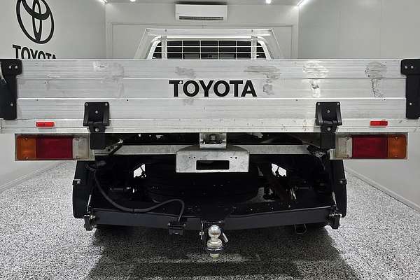 2022 Toyota Hilux Hilux 4x2 Workmate 2.7L Petrol Manual Single Cab C/C TGN121R Rear Wheel Drive