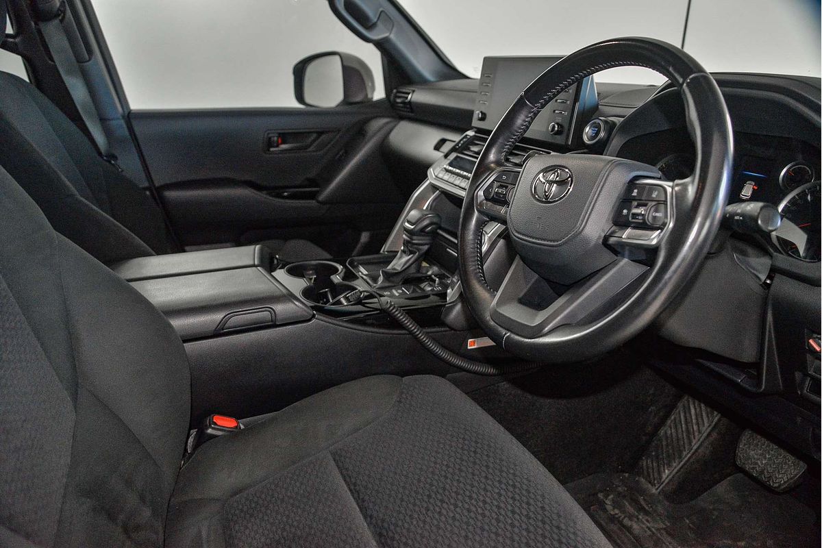 2022 Toyota Landcruiser GXL FJA300R