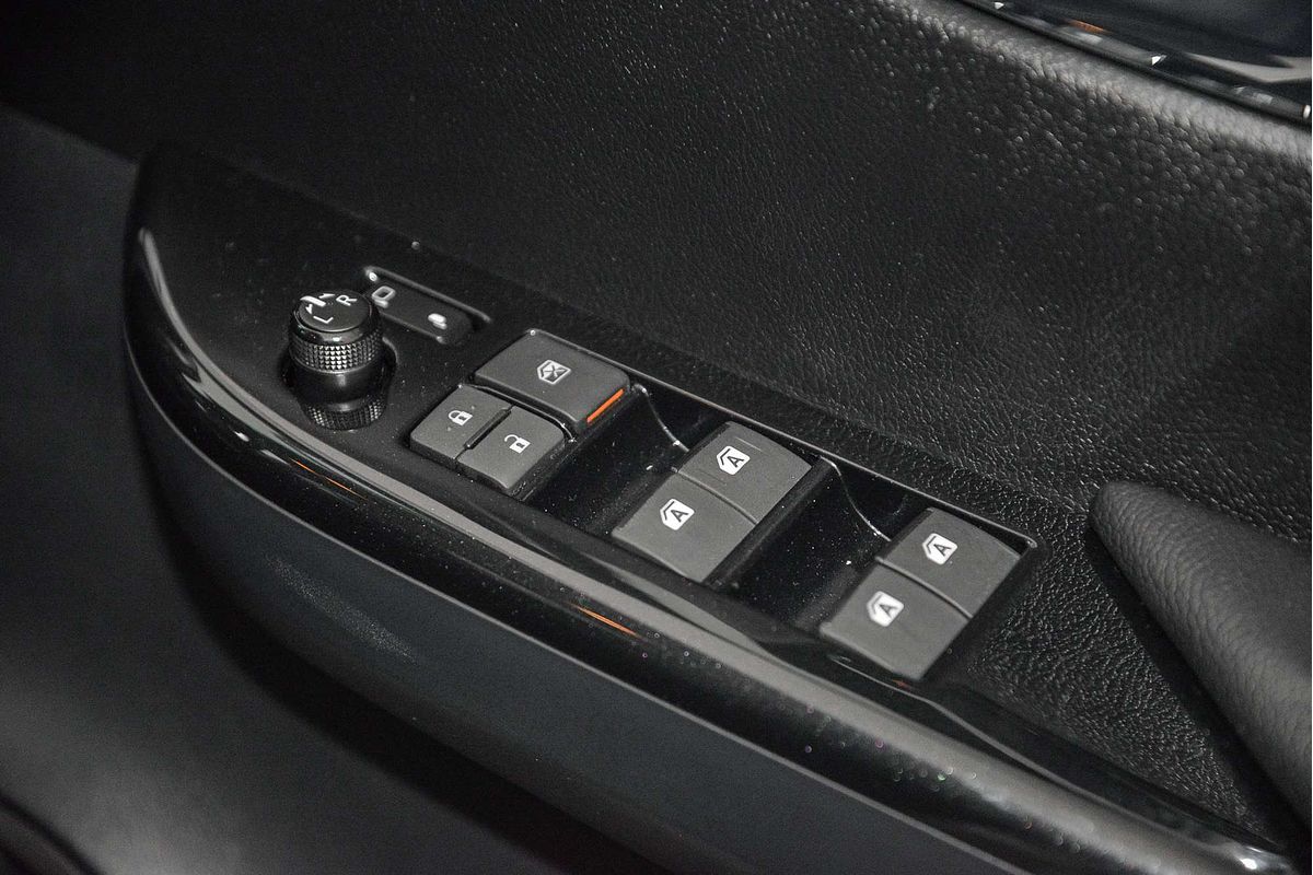 2024 Toyota Hilux SR5 48V GUN126R 4X4