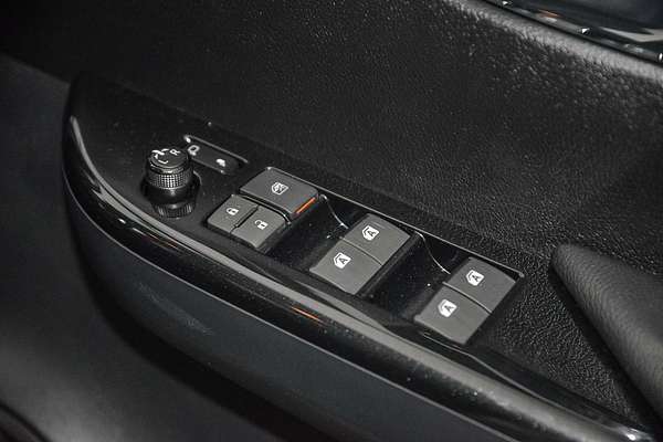 2024 Toyota Hilux SR5 48V GUN126R 4X4