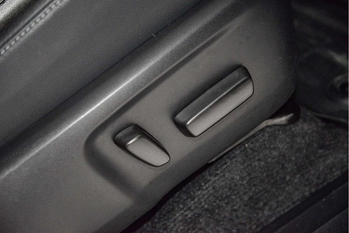 2024 Toyota Hilux SR5 48V GUN126R 4X4