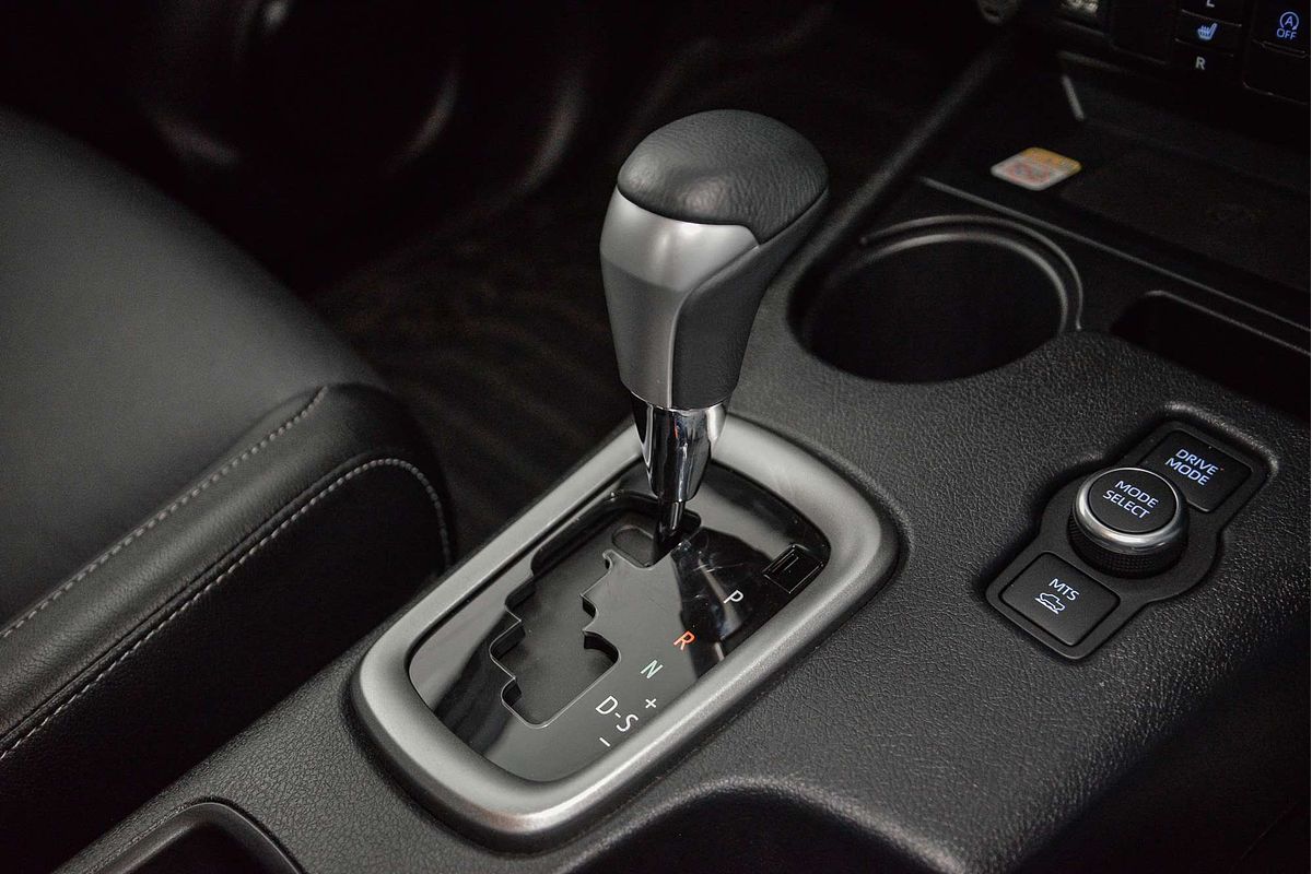 2024 Toyota Hilux SR5 48V GUN126R 4X4
