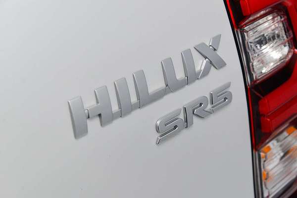 2024 Toyota Hilux SR5 48V GUN126R 4X4