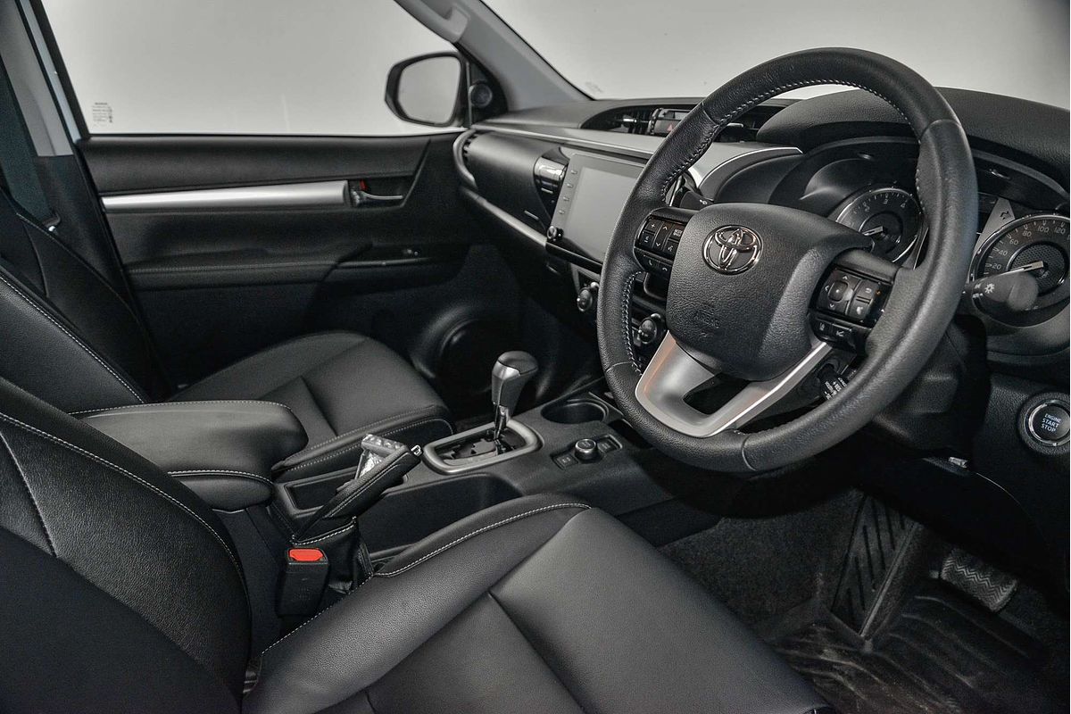 2024 Toyota Hilux SR5 48V GUN126R 4X4