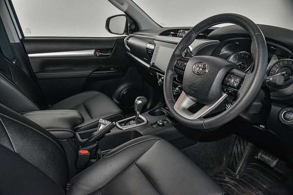 2024 Toyota Hilux SR5 48V GUN126R 4X4