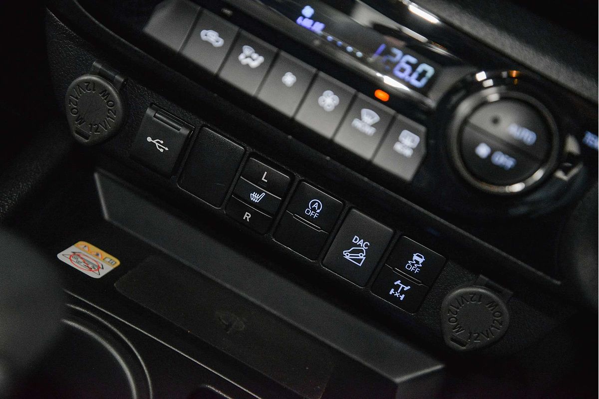 2024 Toyota Hilux SR5 48V GUN126R 4X4