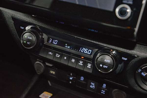 2024 Toyota Hilux SR5 48V GUN126R 4X4