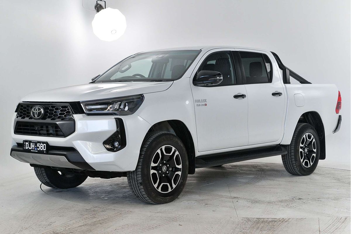 2024 Toyota Hilux SR5 48V GUN126R 4X4