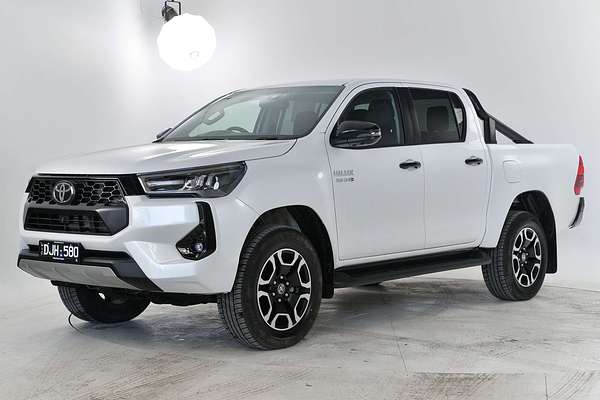 2024 Toyota Hilux SR5 48V GUN126R 4X4