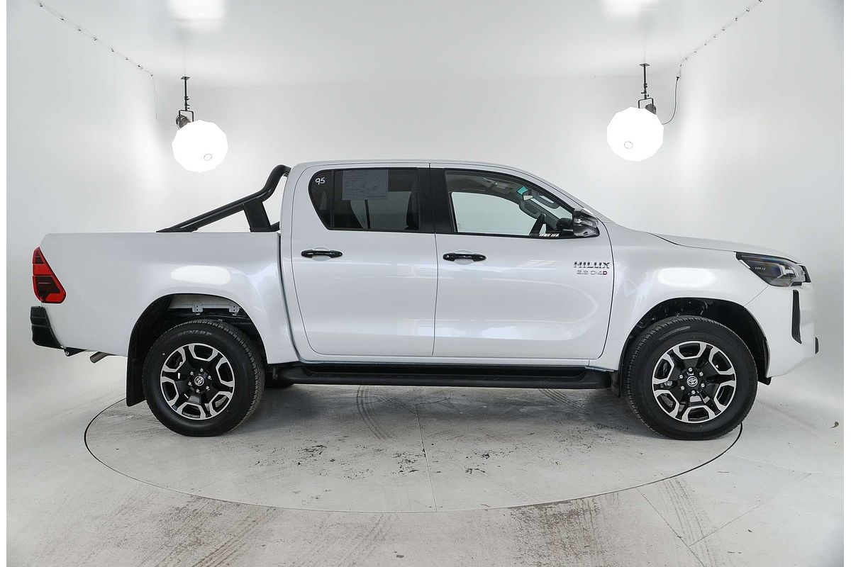 2024 Toyota Hilux SR5 48V GUN126R 4X4