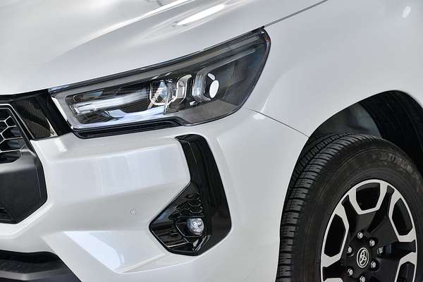 2024 Toyota Hilux SR5 48V GUN126R 4X4