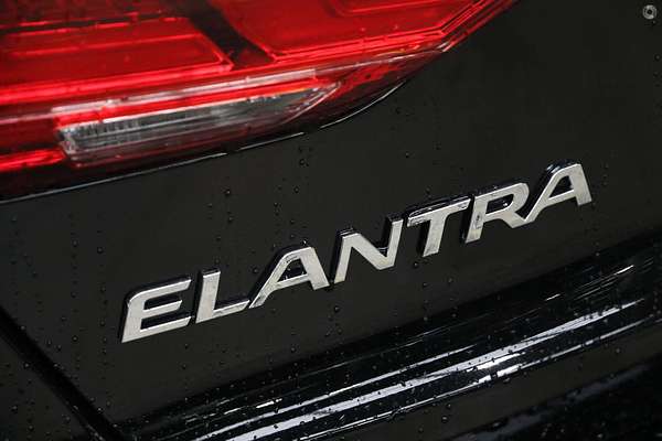 2017 Hyundai Elantra SR Turbo AD