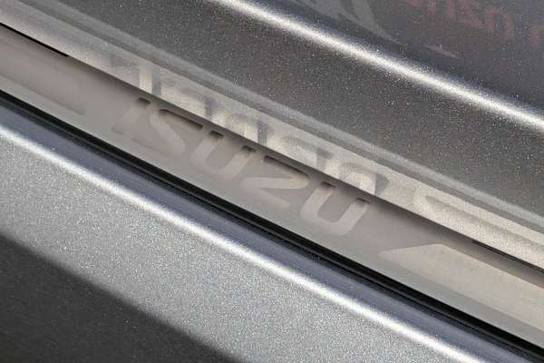2025 Isuzu MU-X LS-T