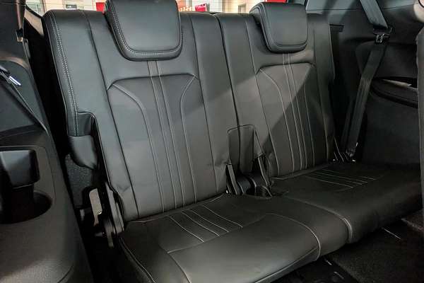 2025 Isuzu MU-X LS-T
