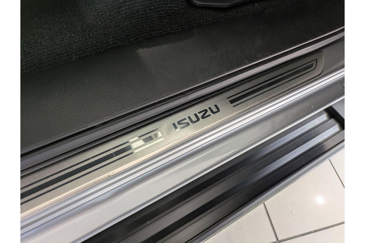 2025 Isuzu MU-X LS-T
