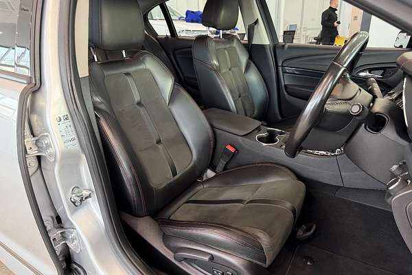 2016 Holden Commodore SV6 Black VF Series II