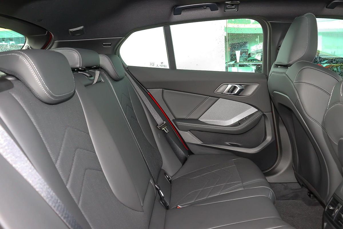 2025 BMW 1 Series 118 M Sport F70
