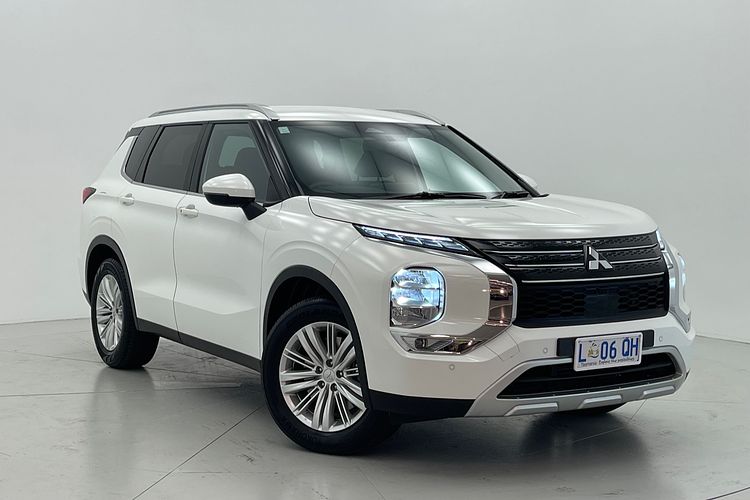 2023 Mitsubishi Outlander LS ZM